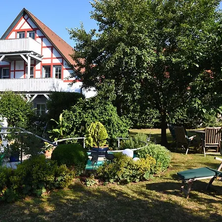 Im Vorhof 4*